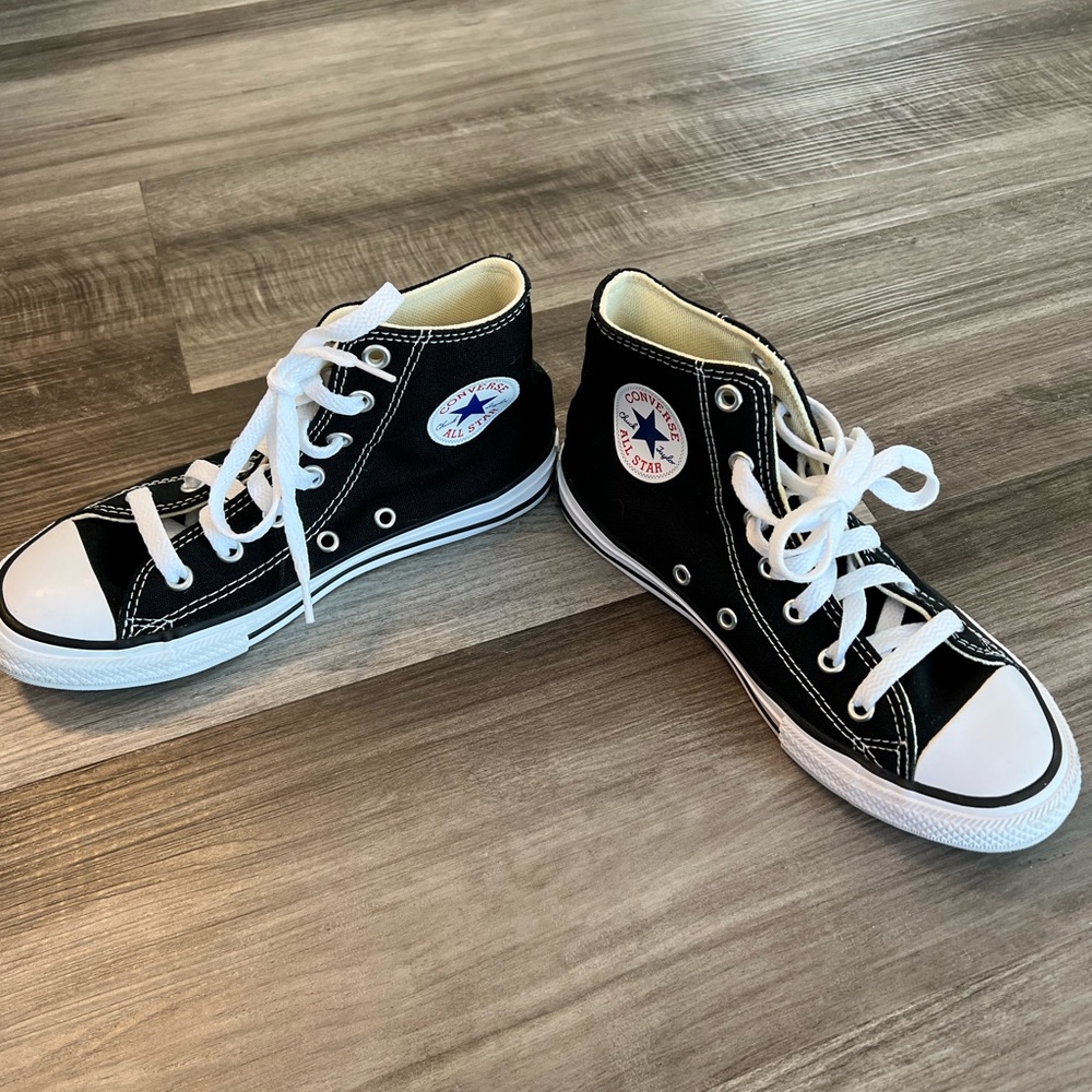 High Top Boys Chuck Taylor Converse